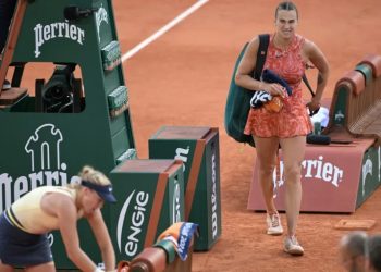 'Not 100%': Aryna Sabalenka leaves the court after her defeat to Mirra Andreeva at the French Open (Bertrand GUAY)/AFP