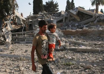 Israel storms Gaza City neighbourhood, orders Palestinians to go south