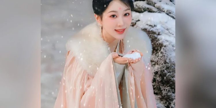 Yang Zi tops 2024 female star popularity ranking