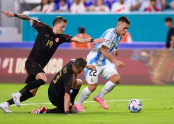 No Messi, no problem as Argentina down Peru; Canada advance