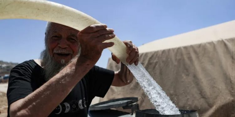 Water shortages worsen as funding dries up for northwest Syria displaced