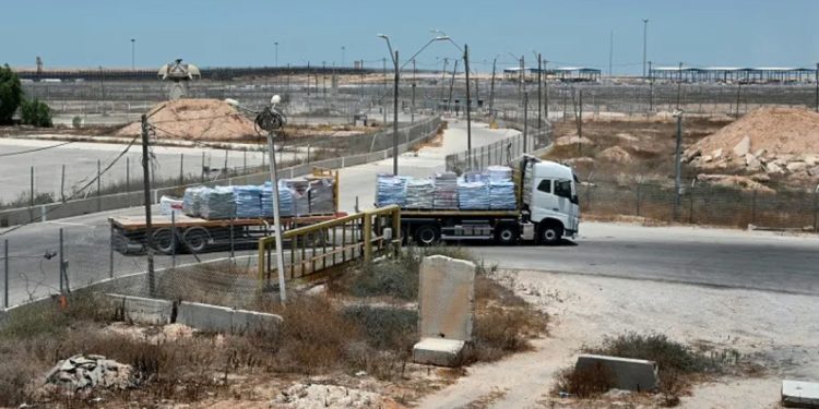 Commercial goods trucked into Gaza after aid logjams