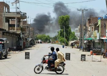 Eight Pakistan troops killed in suicide attack: military