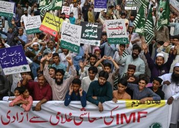 Pakistan reaches $7 bn aid deal with IMF