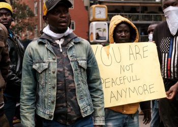 Journalists in Kenya protest attacks on media freedoms