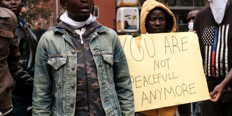 Journalists in Kenya protest attacks on media freedoms