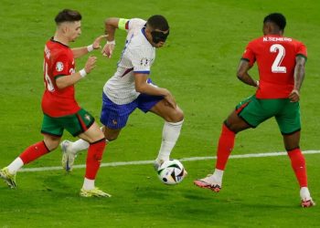 Freewheeling Spain face austere French in Euro 2024 final bid