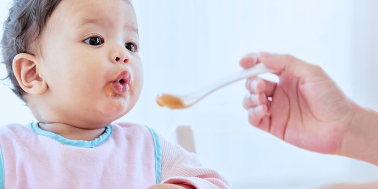 Study shows no significant nutritional differences in baby-led weaning vs. spoon-feeding