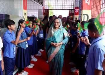 Be prepared for going to moon: PM to children