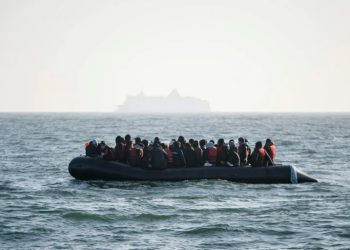 700 migrants cross Channel to Britain in small boats