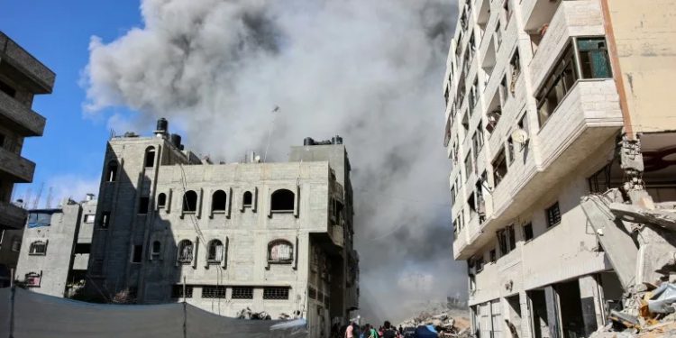 Ceasefire hopes fade as Gaza fighting rages