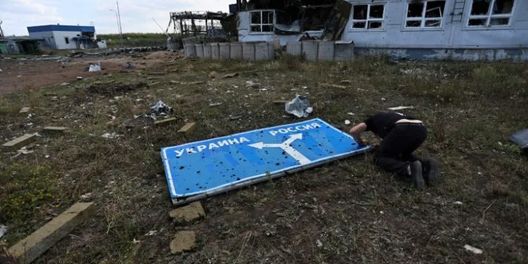 Ukraine’s Russia incursion may be hard to sustain: analysts
