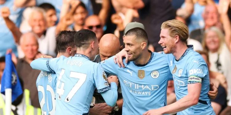 Man City beat Chelsea to start Premier League title defence