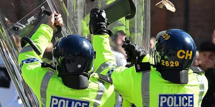 UK welcomes ‘de-escalation’ of far-right violence after atrocity
