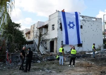 Sirens sound in Tel Aviv after fresh air strikes reported in Lebanon