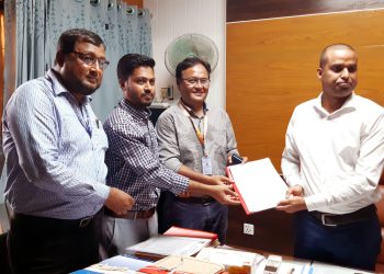 Thakurgaon Palli Bidyut Samiti’s officers-employees’ human chain and handwritten submission