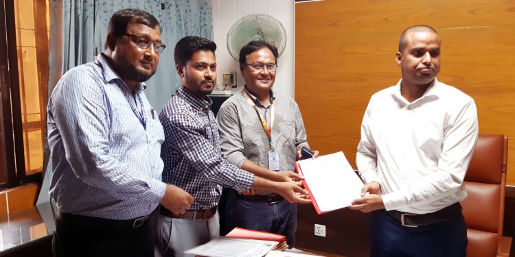 Thakurgaon Palli Bidyut Samiti’s officers-employees’ human chain and handwritten submission