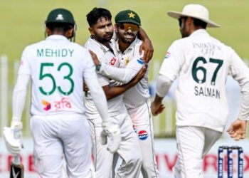 Mehidy, Das put on 165 as Bangladesh recover from 26-6