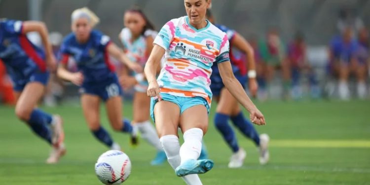 US soccer great Morgan bids farewell in final match