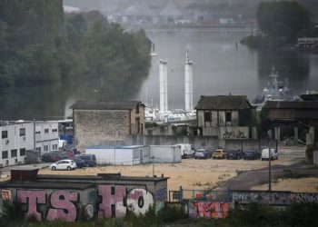 Vast France building project sunk by sea level rise fears