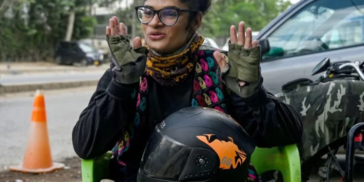 Women ride Pakistan’s economic crisis into the workplace