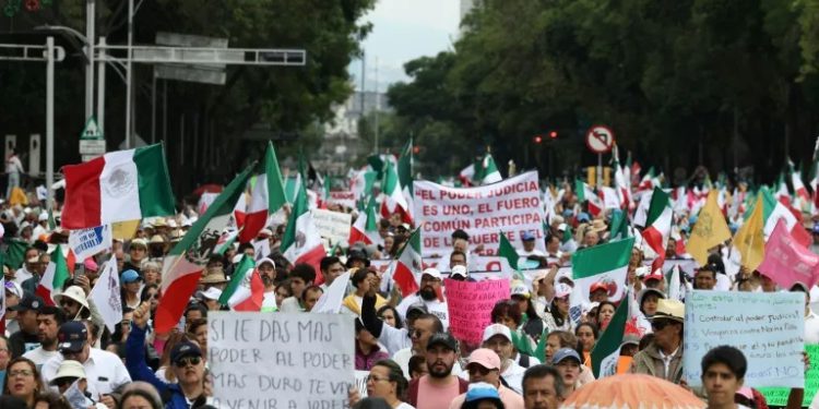 Thousands protest against Mexican judicial reform