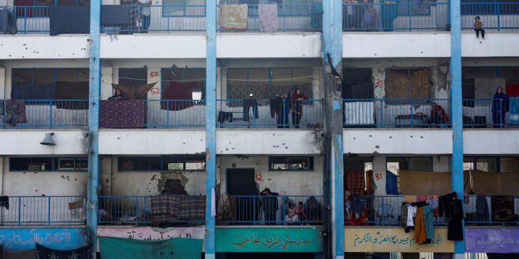 Displaced Palestinians shelter in a school, amid the Israel-Hamas conflict, in Khan Younis in the southern Gaza Strip, September 5, 2024. REUTERS/Mohammed Salem
