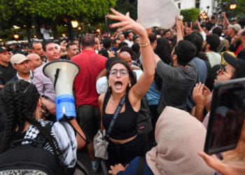 As more young Tunisians look away from politics, many wish to live abroad