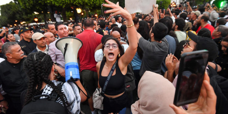 As more young Tunisians look away from politics, many wish to live abroad