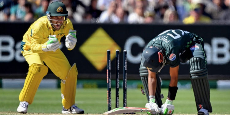 Starc grabs three wickets as Pakistan set Australia 204 to win ODI