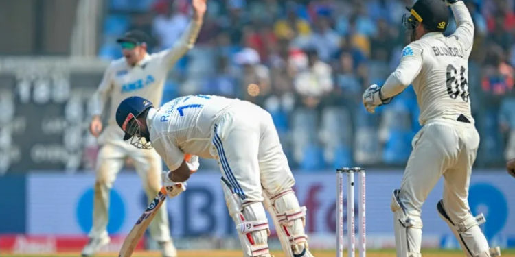 New Zealand lead by 143 as spin rules in seesaw third India Test