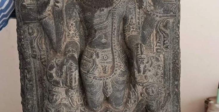 Vishnu idol weighing eleven and a half kg was recovered from Lalmonirhat