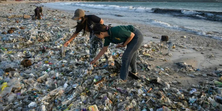 Plastic pollution talks: the key sticking points