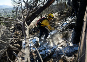 Dozens of homes have been lost to the Mountain Fire around the city of Camarillo in southern California (Patrick T. Fallon) (Patrick T. Fallon/AFP/AFP)