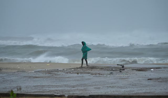 Cyclone Fengal kills 19 in India and Sri Lanka