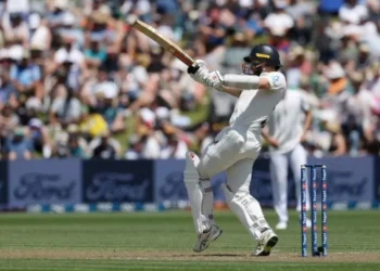 England fight back on even opening day of third NZ Test