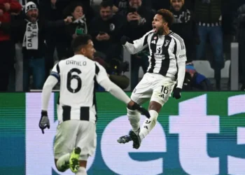 Weston McKennie (R) celebrates after scoring to give Juventus a 2-0 lead against Manchester City in Turin (Isabella BONOTTO) (Isabella BONOTTO/AFP/AFP)
