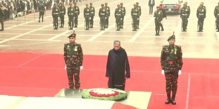 President pays homage to martyred intellectuals