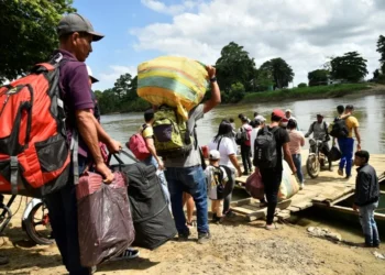 80 killed, thousands displaced in Colombian guerrilla violence