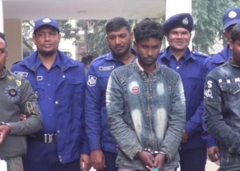 The arrest of the accused in the murder of the mystery of the Klules murder in Mahadevpur of Naogaon is arrested