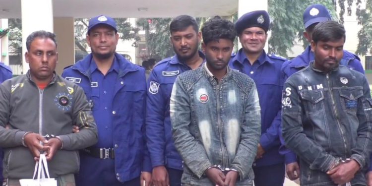 The arrest of the accused in the murder of the mystery of the Klules murder in Mahadevpur of Naogaon is arrested