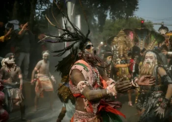 India opens giant Hindu festival for 400 million pilgrims