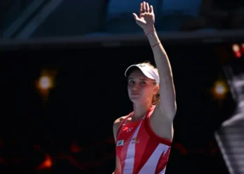 Rybakina teaches teenager harsh lesson at Australian Open