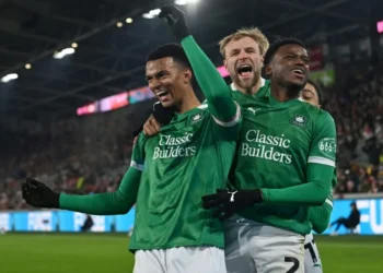 Man City hit Salford for eight, Liverpool cruise into FA Cup 4th round