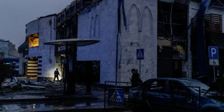 Russian attack kills four in Kyiv