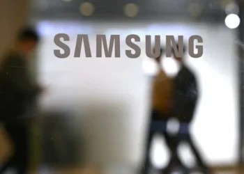 Samsung warns fourth-quarter profit to miss forecasts