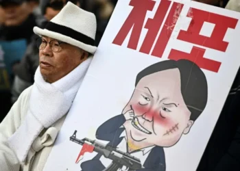 South Korea in political crisis after president resists arrest