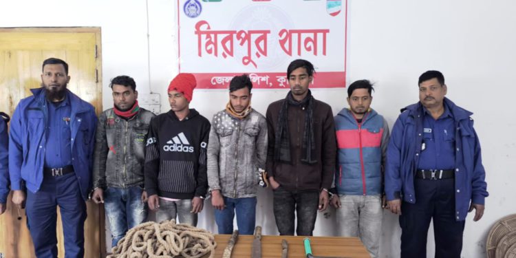 arrested while preparing for robbery in Mirpur, Kushtia, local weapons recovered