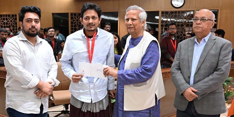 Govt starts providing financial assistance to July victims