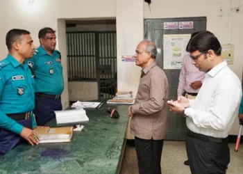 Home Adviser asks security personnel to stay vigilant as people can move freely